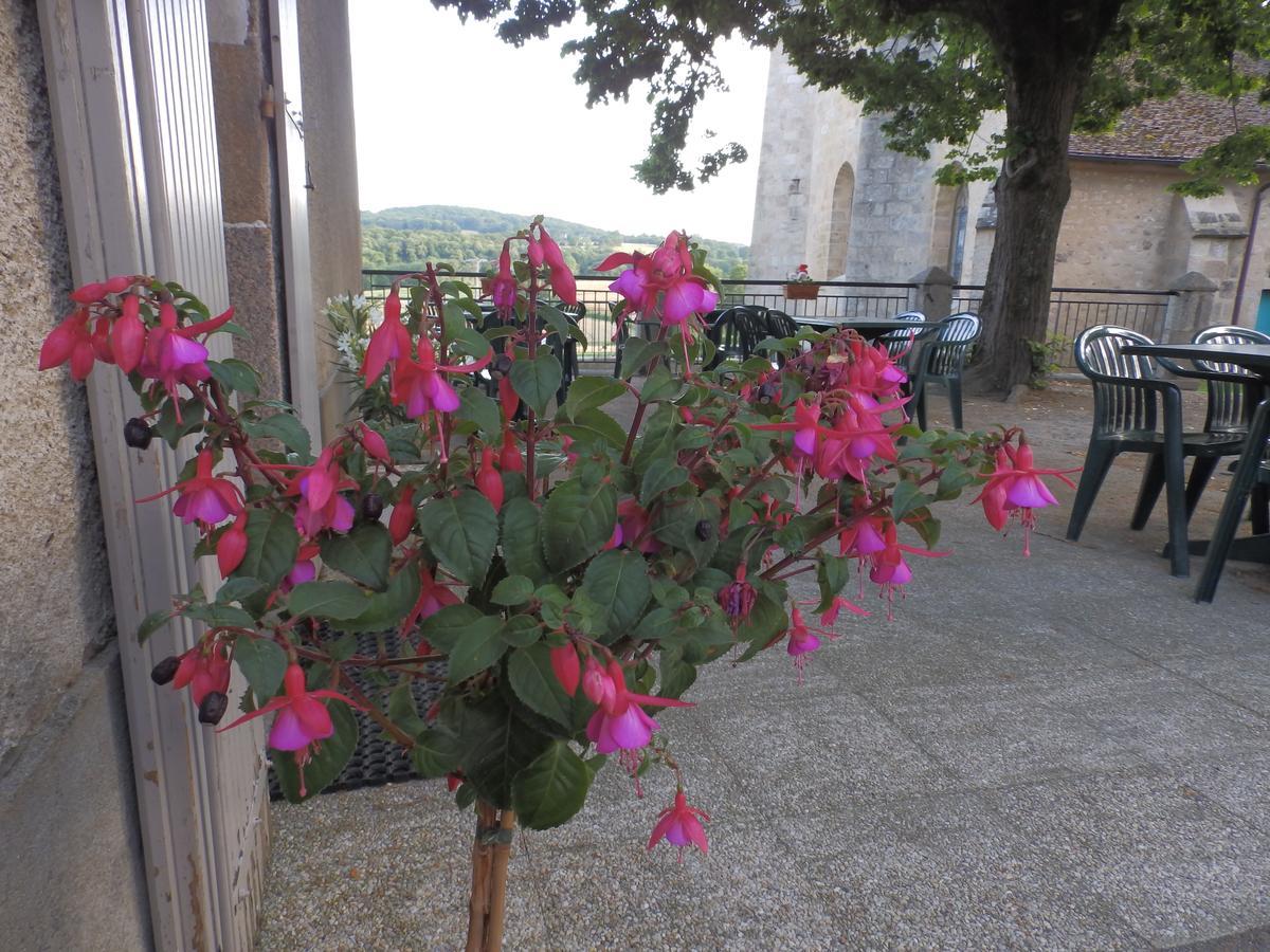 La Fontaine Aux Loups Hotel Saint-Sulpice-le-Dunois Buitenkant foto